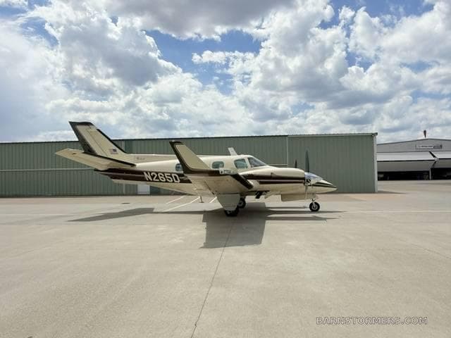 1980 BEECHCRAFT B60 DUKE photo 2