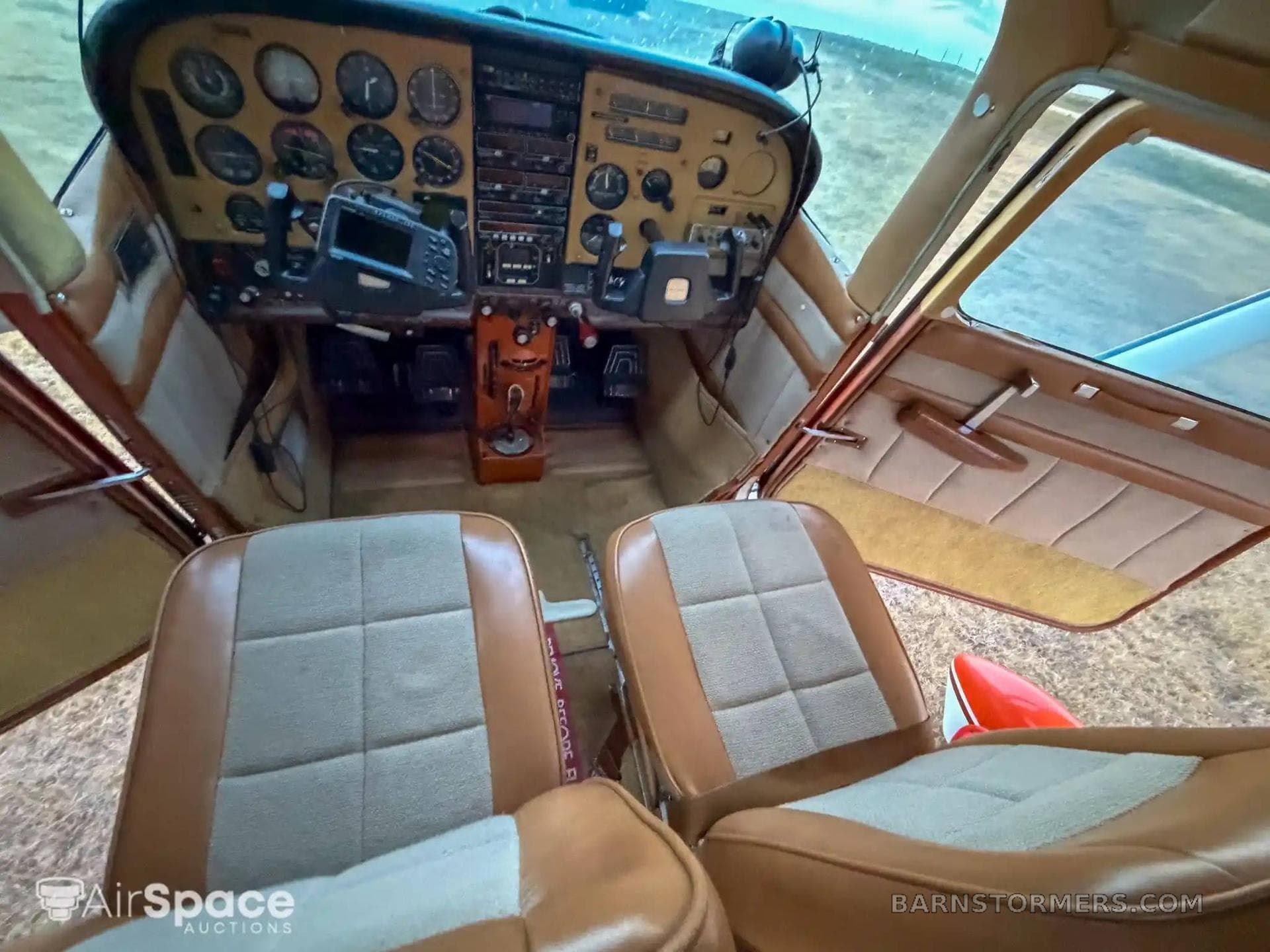 1977 CESSNA 182Q SKYLANE photo 2
