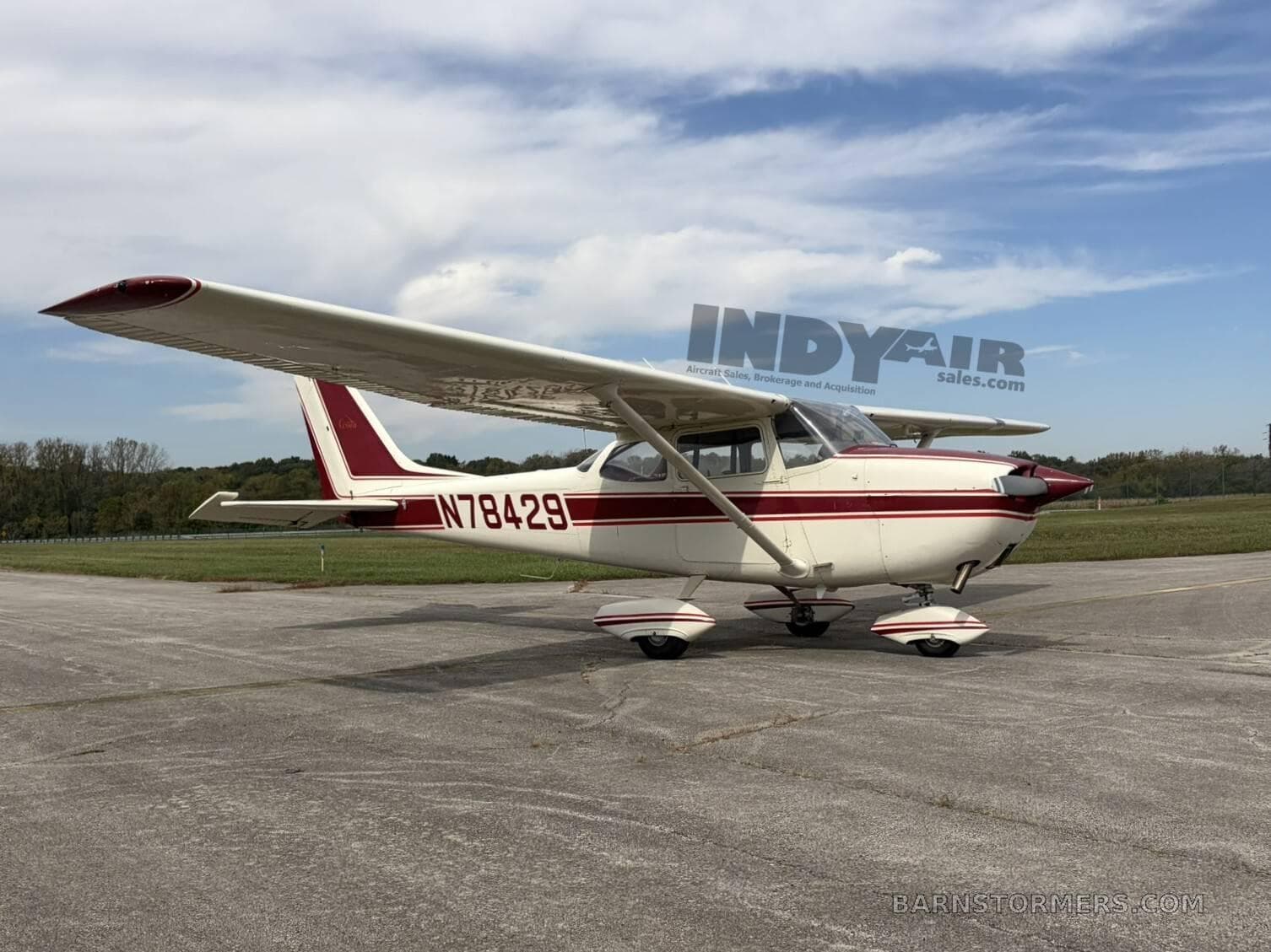 CESSNA SKYHAWK 172K photo 2