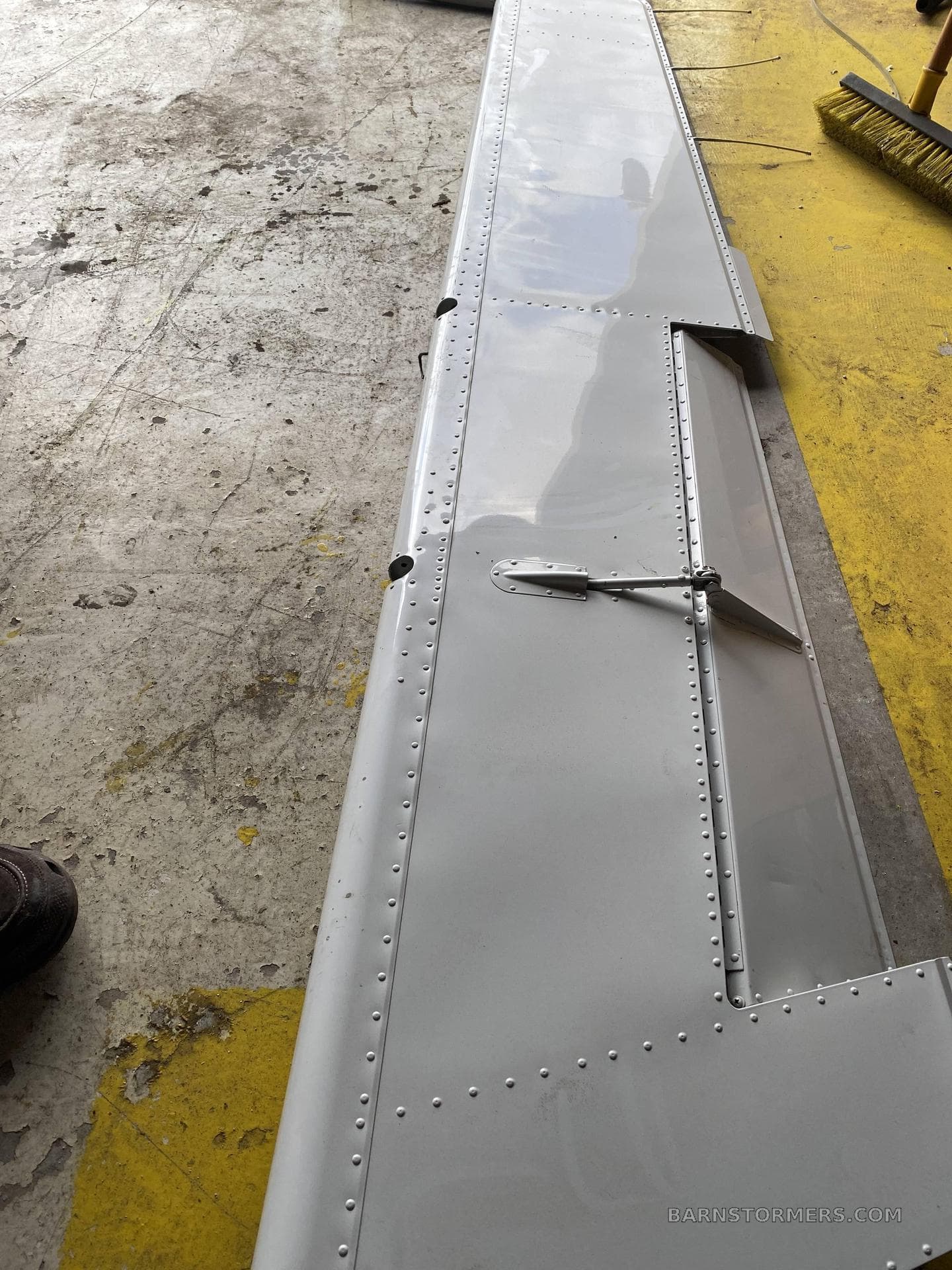 BEECHCRAFT BARON 58P ELEVATOR photo 1