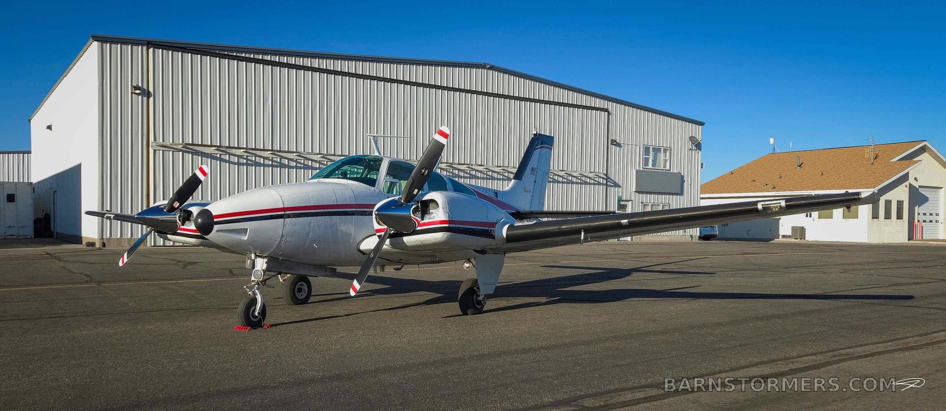 1969 B55 BARON FULL DEICE photo 2