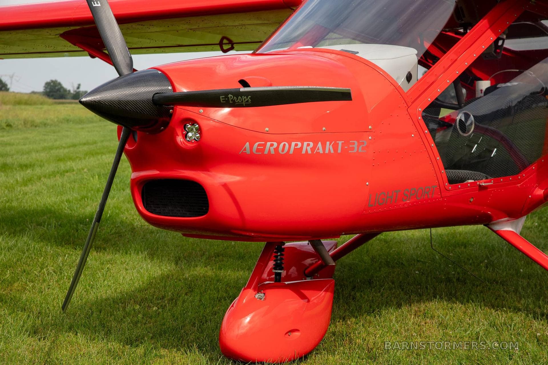 AEROPRAKT A32 photo 3