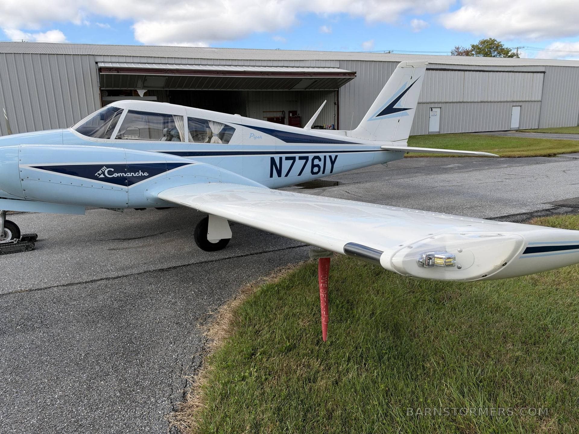1965 PA-30 TWIN COMANCHE photo 2
