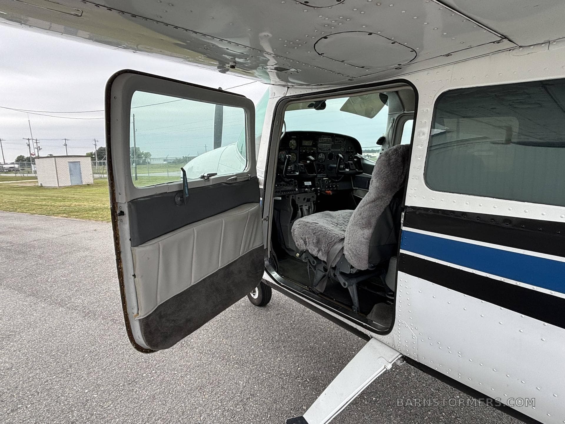 CESSNA 210 FOR LESS THAN $210K photo 3