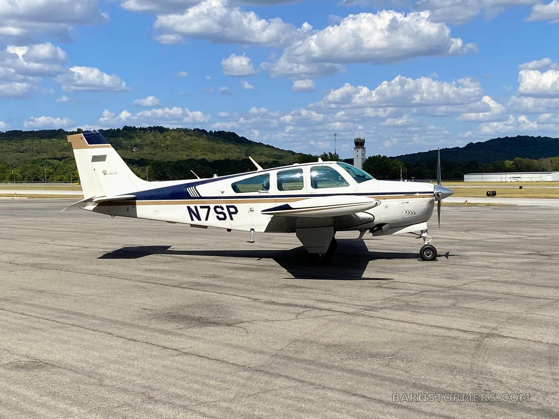 1982 BEECHCRAFT F33A BONANZA