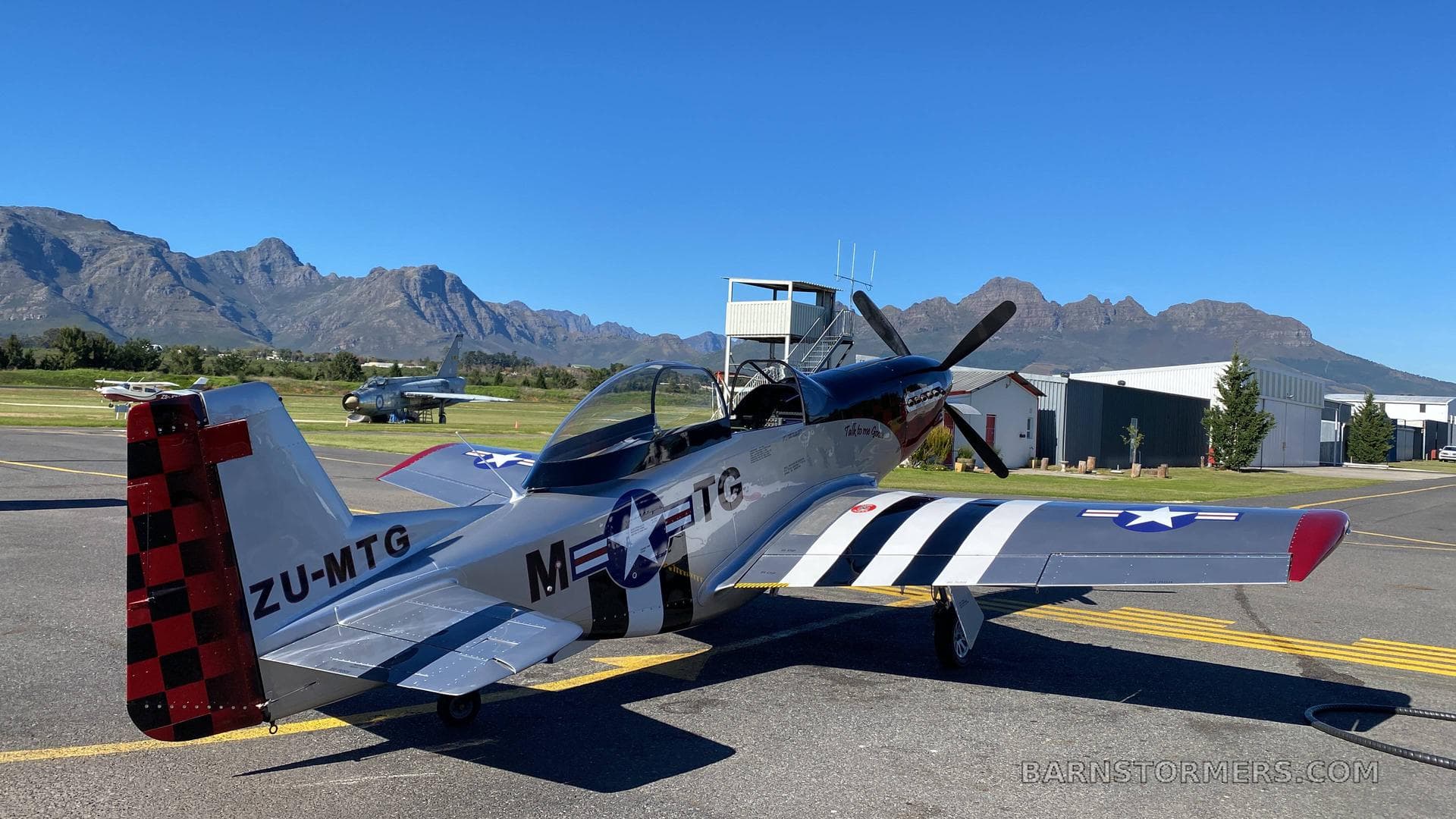 TITAN T-51 MUSTANG