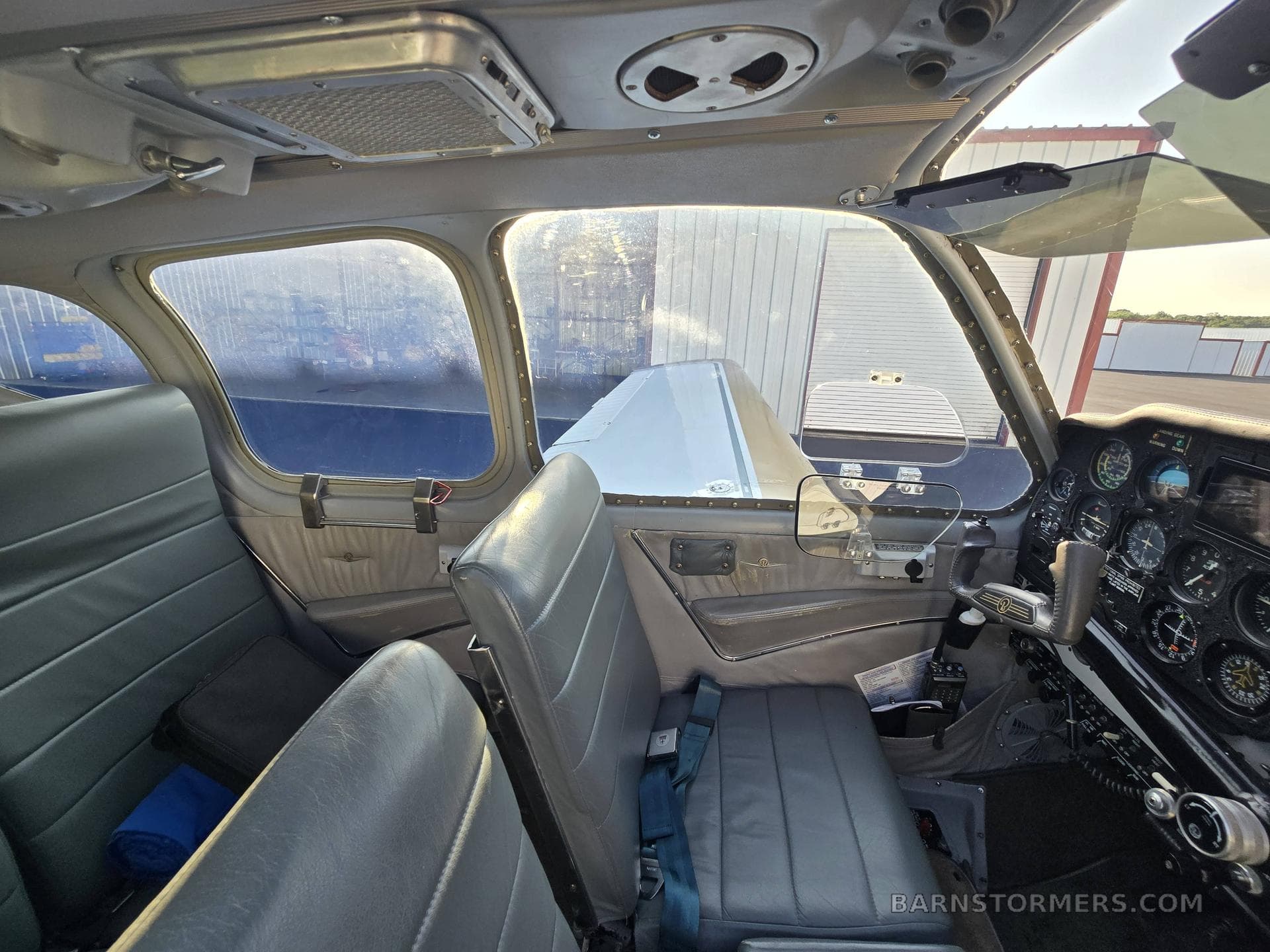 1960 BEECH M35 V-TAIL BONANZA photo 5