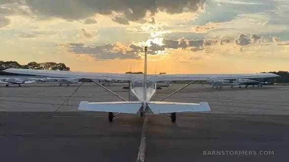 CESSNA 172N SKYHAWK | N90FR photo 4