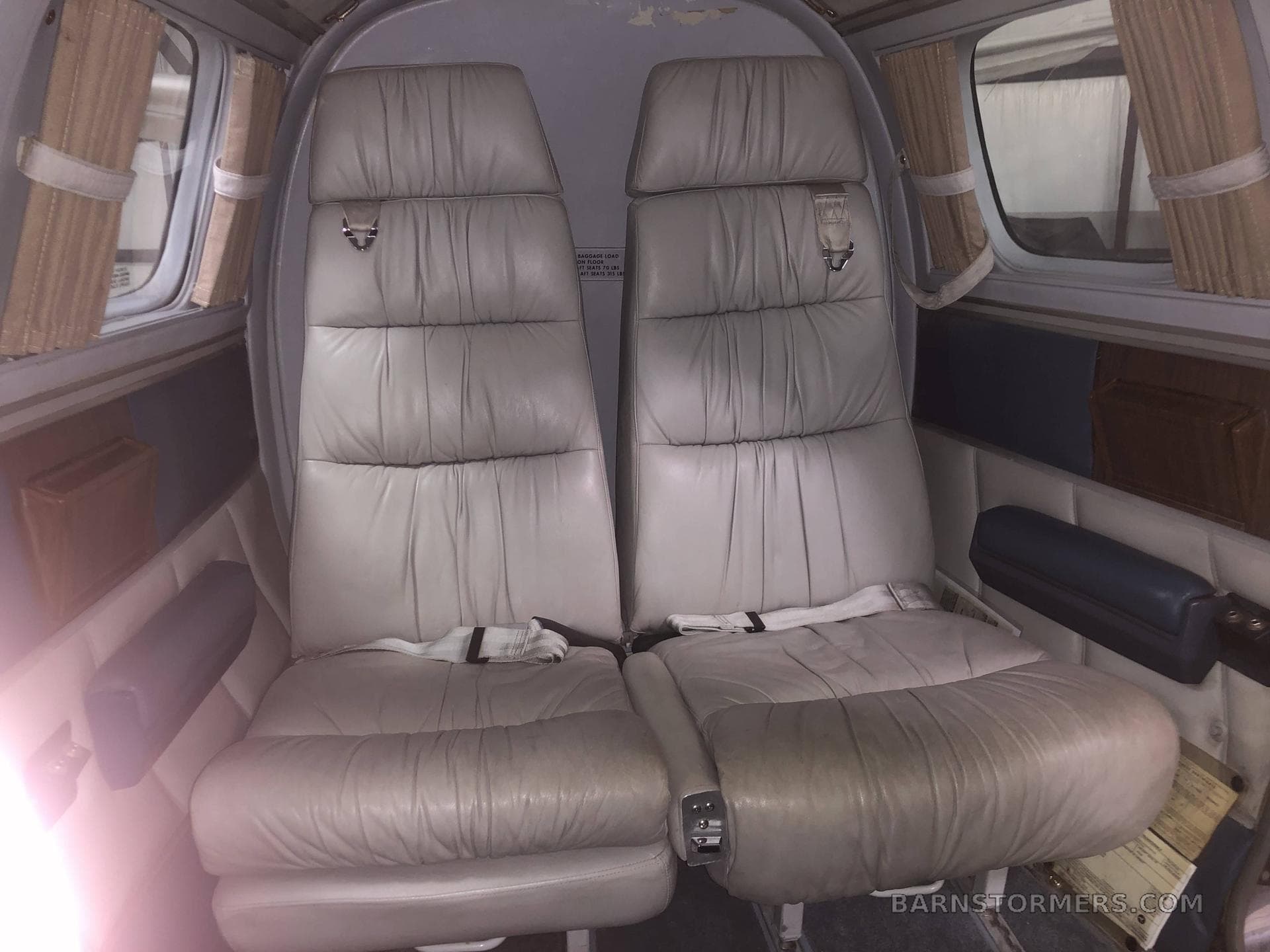 BEECH B60 DUKE photo 4