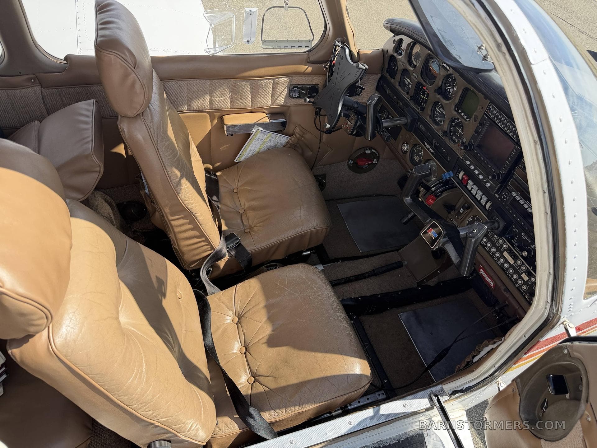 1985 PIPER DAKOTA PA-28-236 photo 3