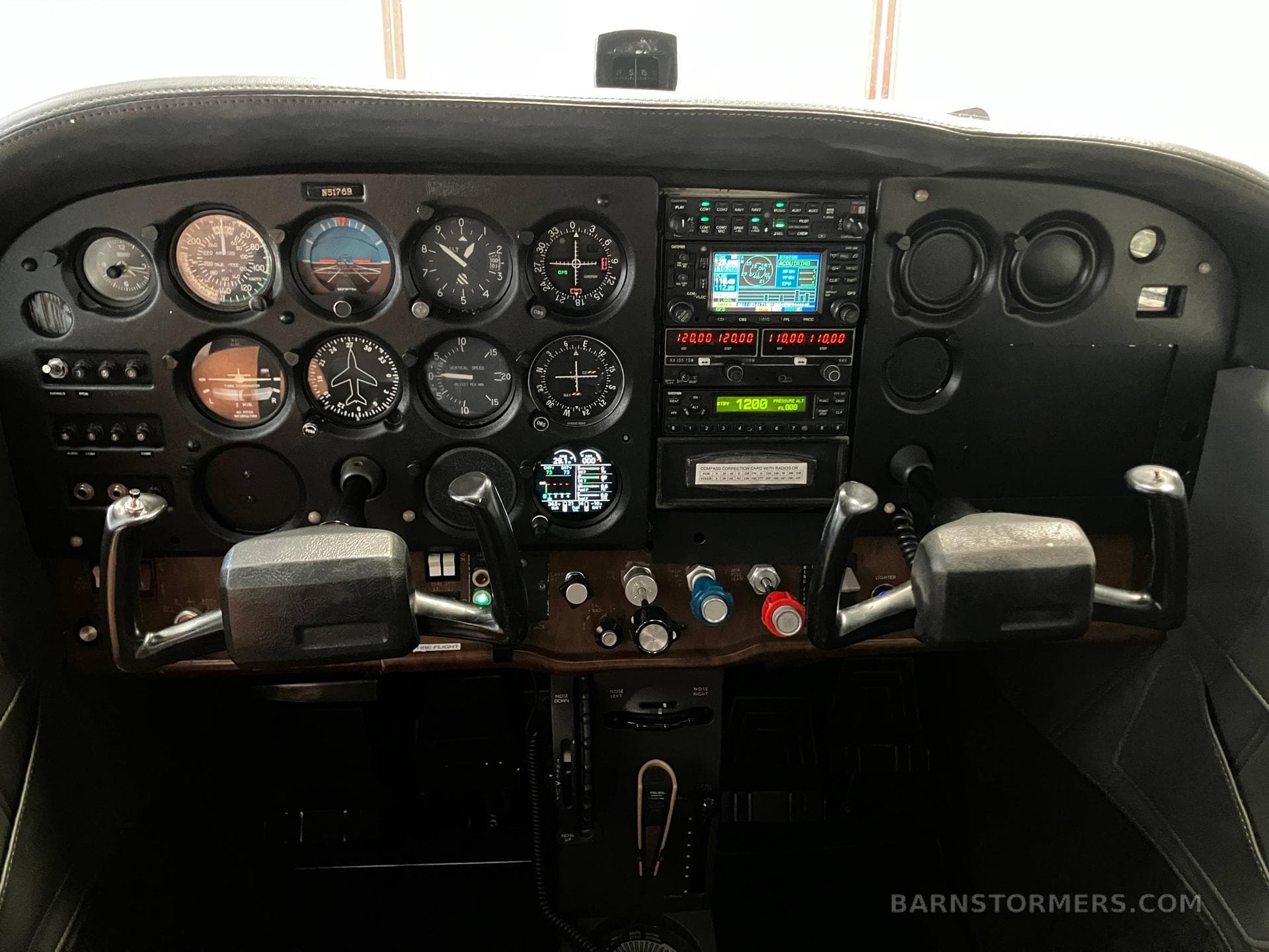 CESSNA 172RG photo 2