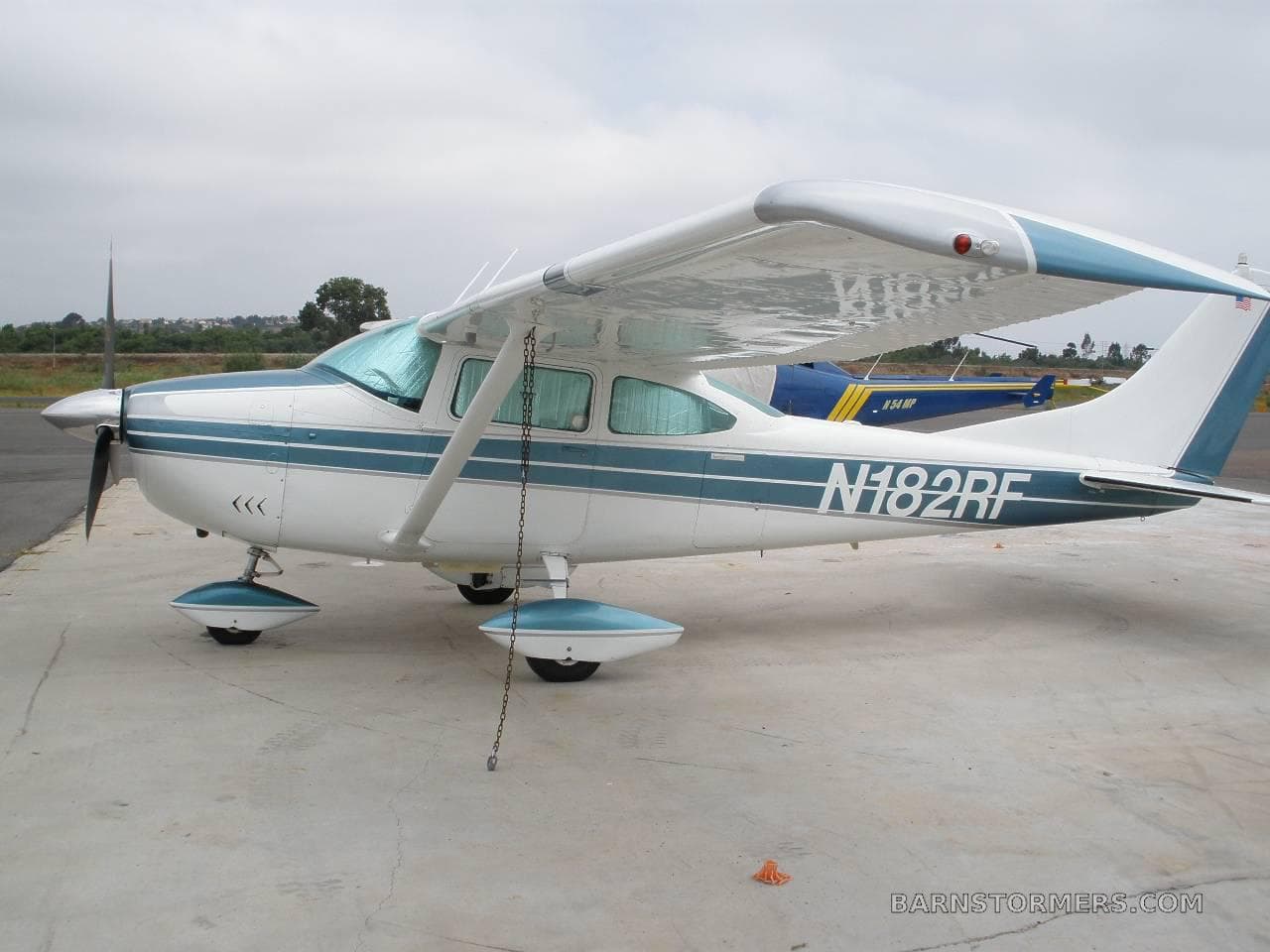 CESSNA 182
