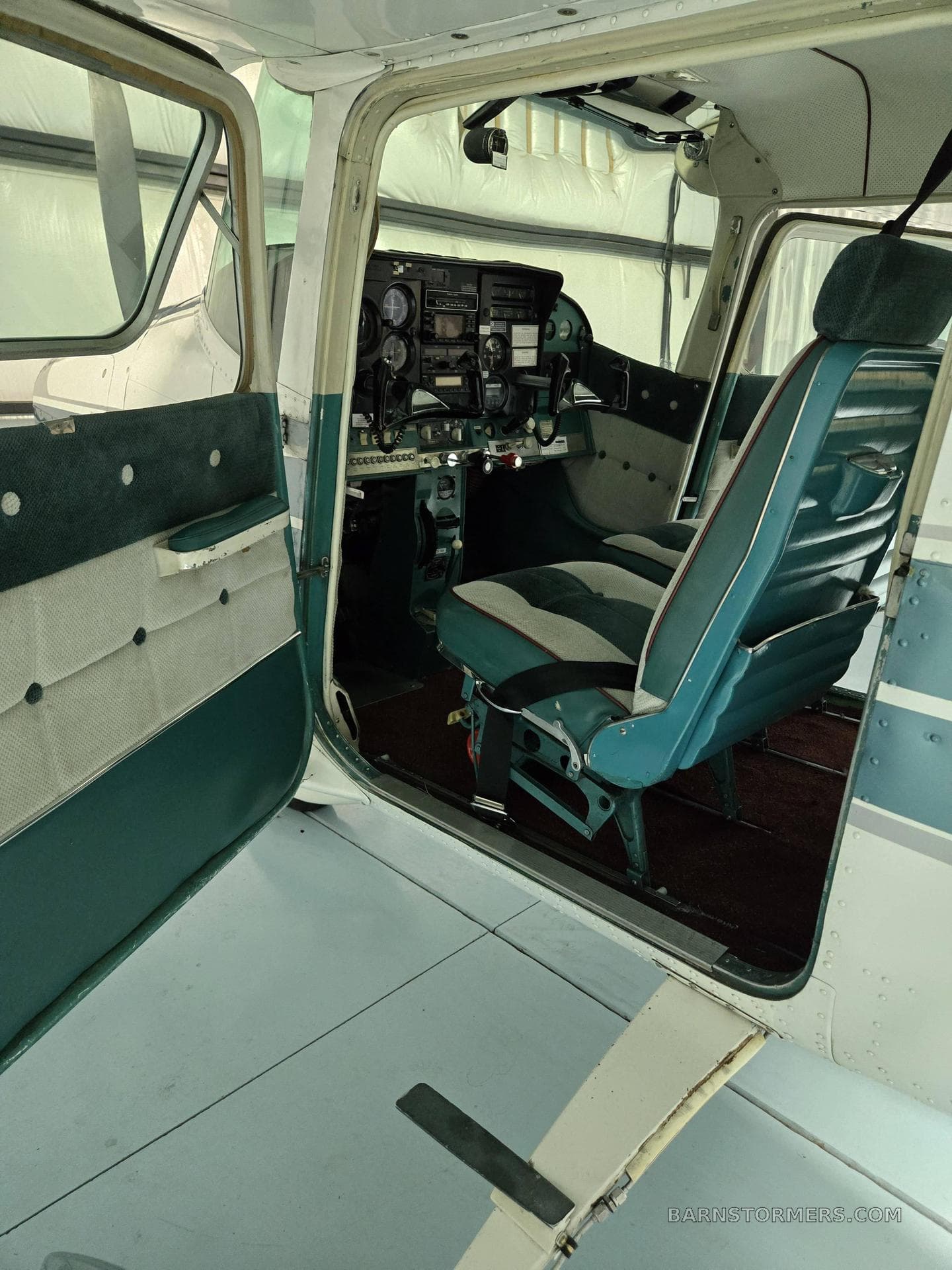 CESSNA 182 photo 3