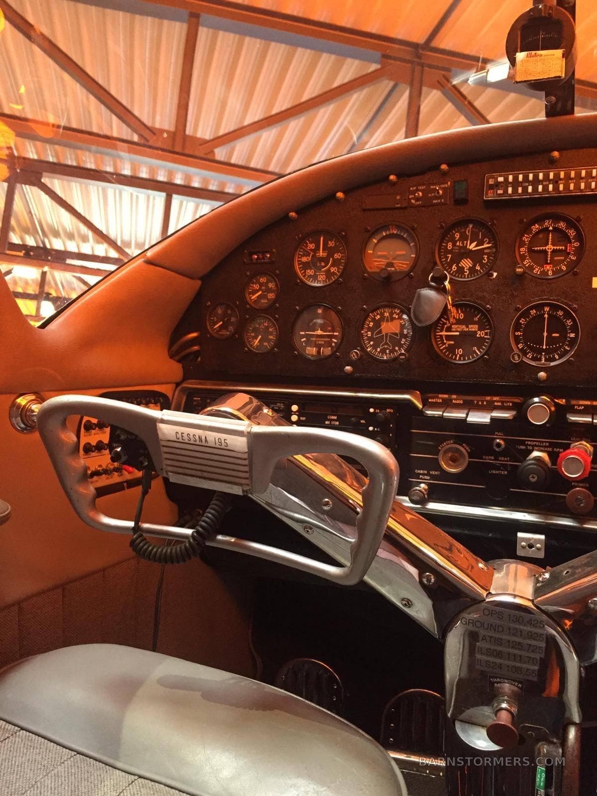 1950 CESSNA 195A TURBO photo 4