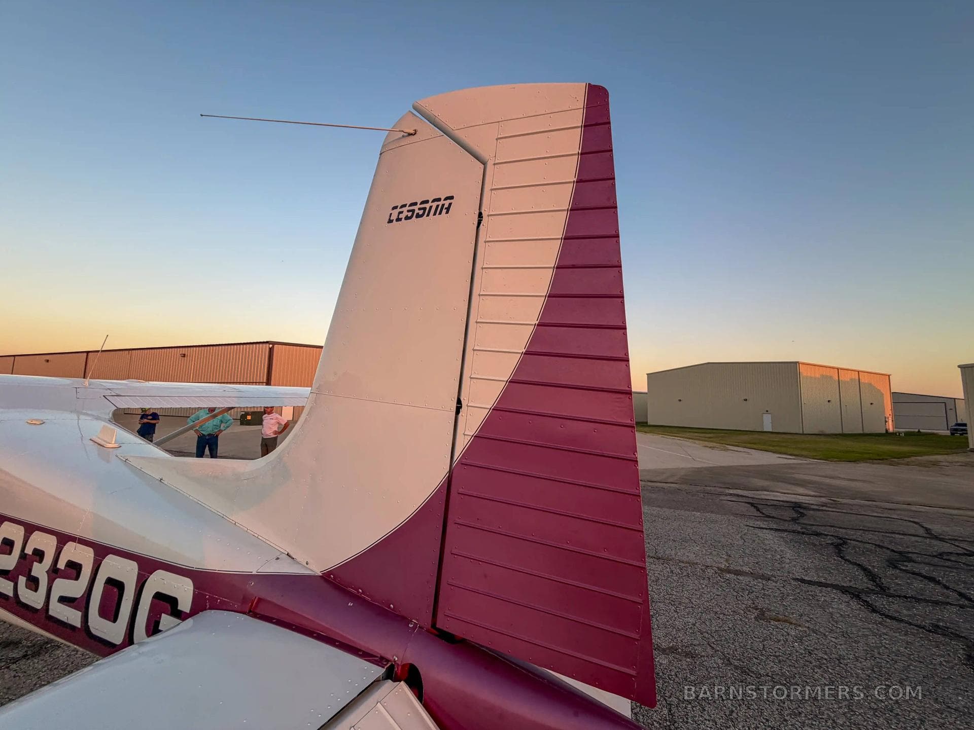 CESSNA 182B SKYLANE | N2320G photo 4